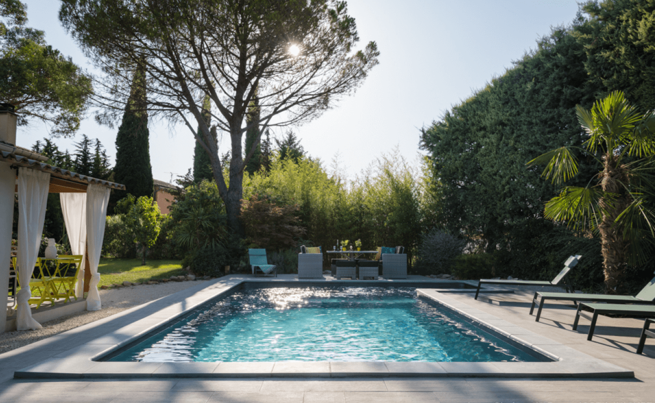 Une ancienne piscine coque fait peau neuve ! 1