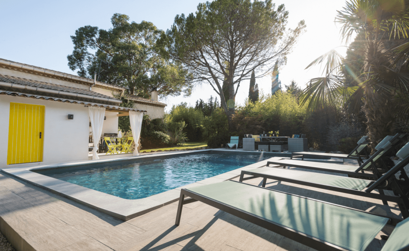 Une ancienne piscine coque fait peau neuve ! 2