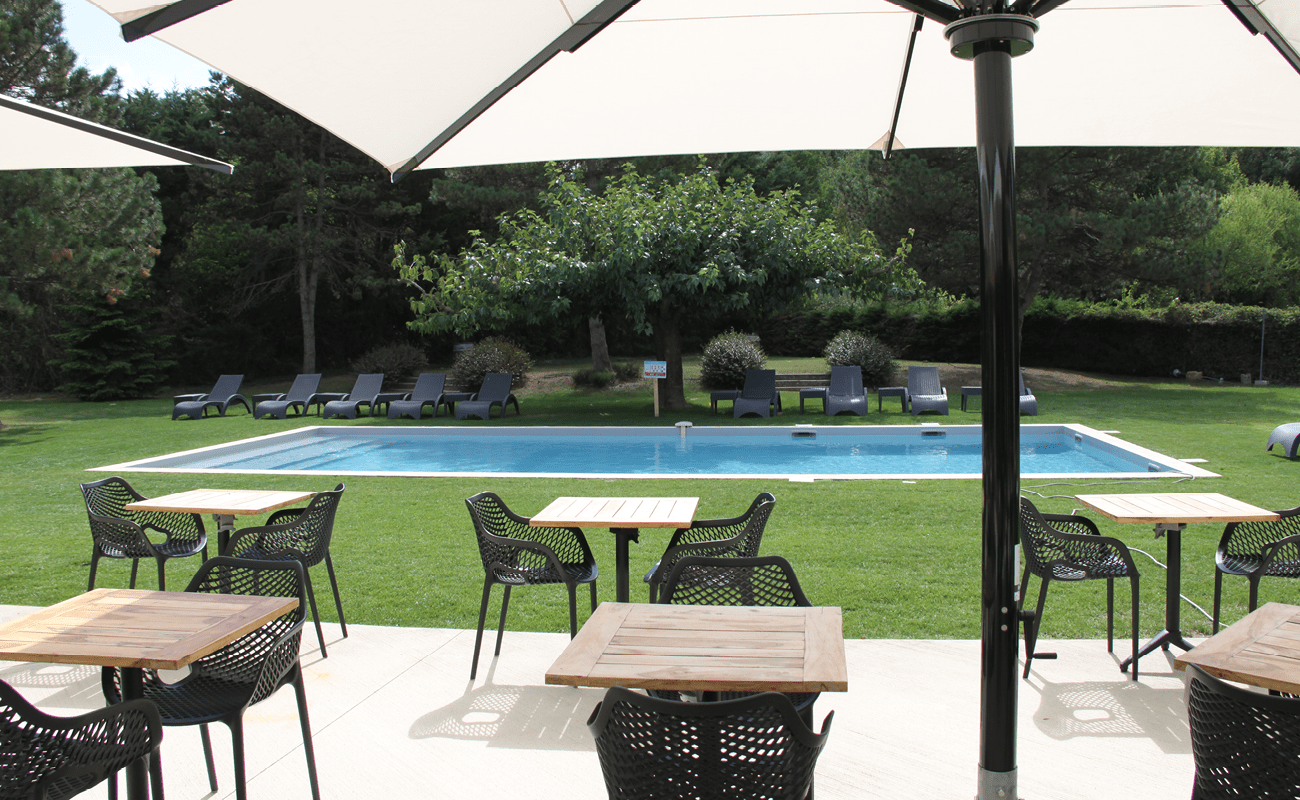 Bienvenue à la piscine de l'hôtel !