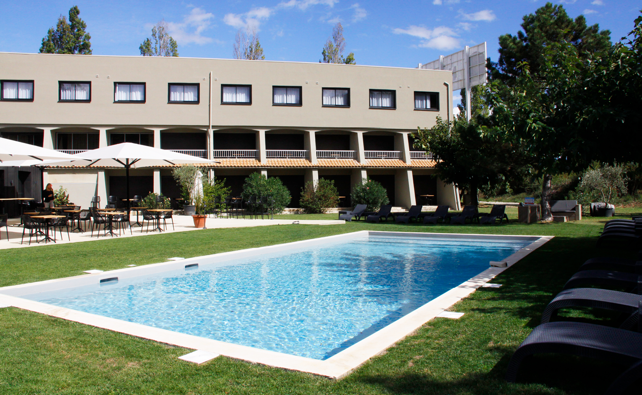 Bienvenue à la piscine de l'hôtel !