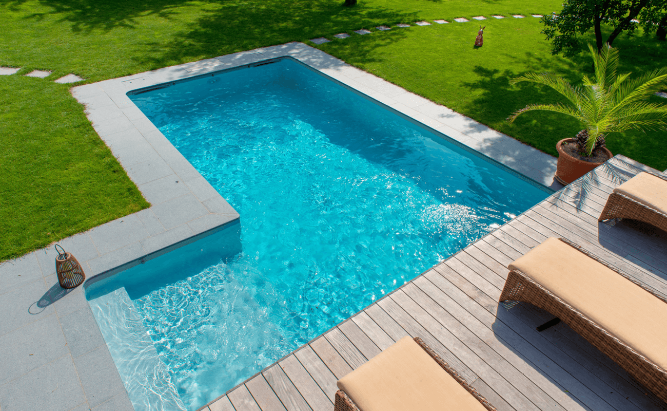 Classique et originale piscine modèle Maldives