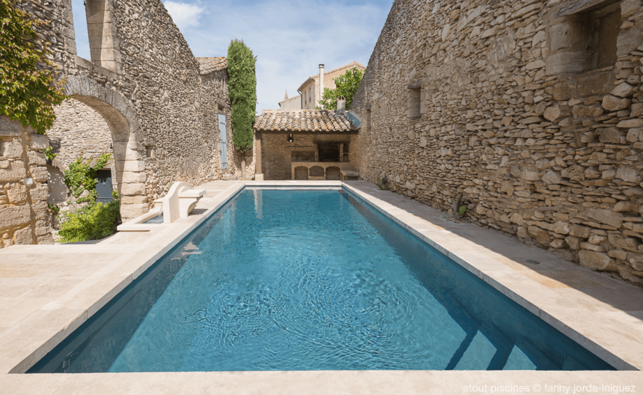 Piscine en Provence et fontaine de Jouvence Aquilus Uzès