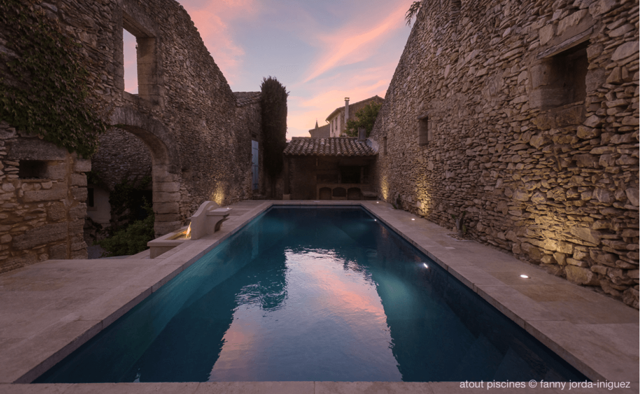 Piscine en Provence et fontaine de Jouvence Aquilus Uzès