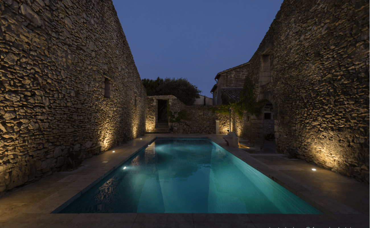 Piscine en Provence et fontaine de Jouvence Aquilus Uzès