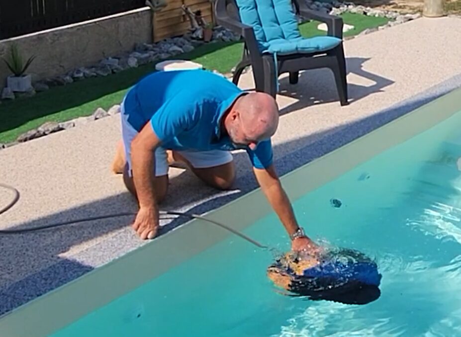 Choisir son robot de piscine AQUILUS
